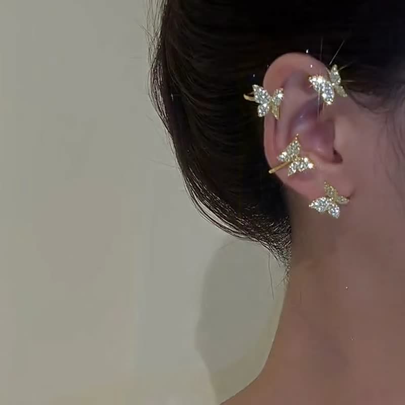 Dames oorclip in vlindervorm, een schitterende oorbel zonder piercing, perfect voor een elegante look.