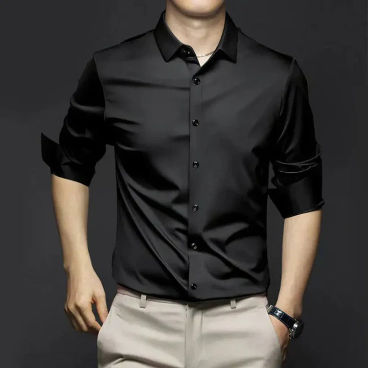 Grijs kreukvrij herenoverhemd met lange mouwen, perfect voor een stijlvolle en comfortabele look, zakelijk of casual.