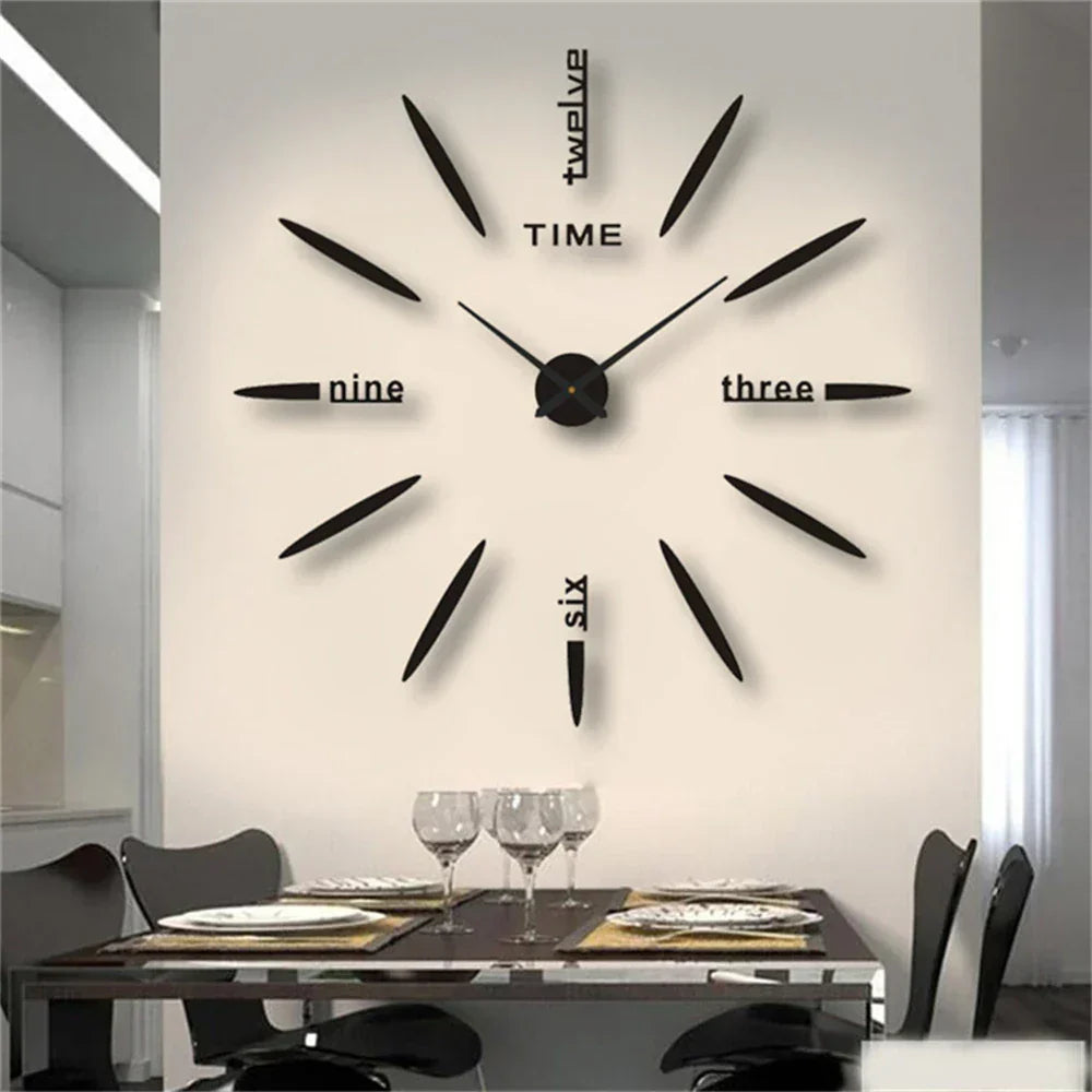 Grote moderne acryl wandklok met glanzend oppervlak, elegante decoratieve kleuren, DIY voor een stijlvol interieur.