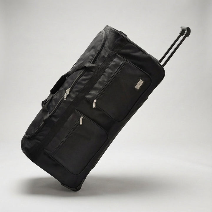 Veelzijdige weekendtas en bagagetas op wielen, gemaakt van robuuste Oxford stof voor comfortabel reizen.