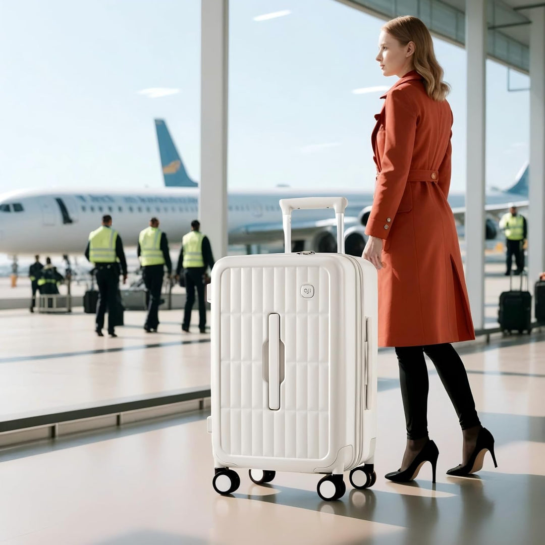 Modieuze kaasgele 26 inch harde koffer met 8 spinnerwielen, een blikvanger op de luchthaven.