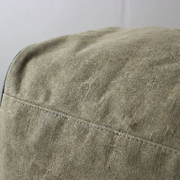 Unisex trolley reistas van sterk canvas, met soepele wielen voor gemakkelijk vervoer van bagage.