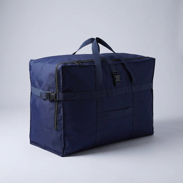Detail van de waterbestendige stof van FlexHaul reistas. Duurzame en ruime vouwbare duffelbag voor betrouwbaar reizen.