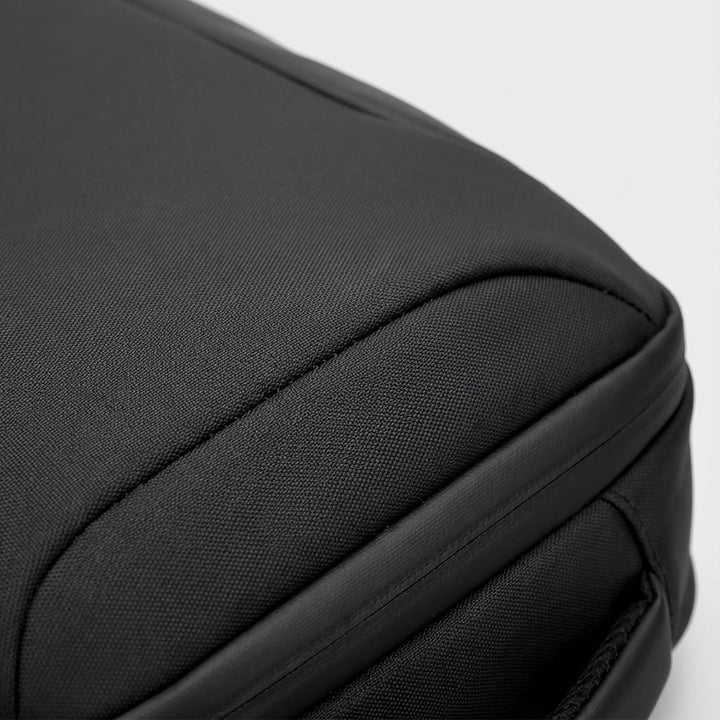Stijlvolle waterdichte laptop rugzak voor zakelijk gebruik. Duurzame CarrySure tas voor heren en dames.