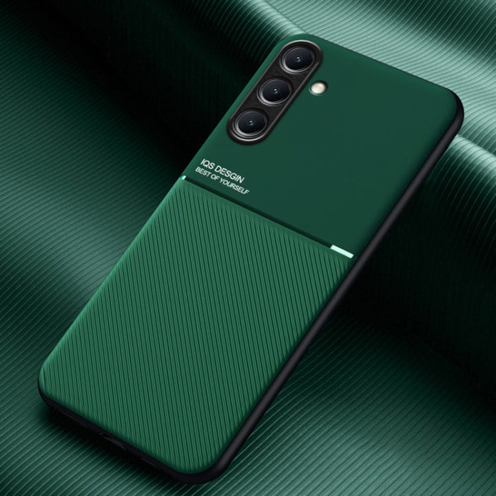 Groen magnetisch telefoonhoesje voor Samsung Galaxy S24, schokbestendig TPU + PC, met stijlvol streepjespatroon.