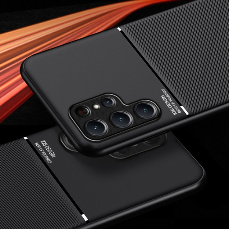 Groen magnetisch telefoonhoesje voor Samsung Galaxy S24, schokbestendig TPU + PC, met stijlvol streepjespatroon.
