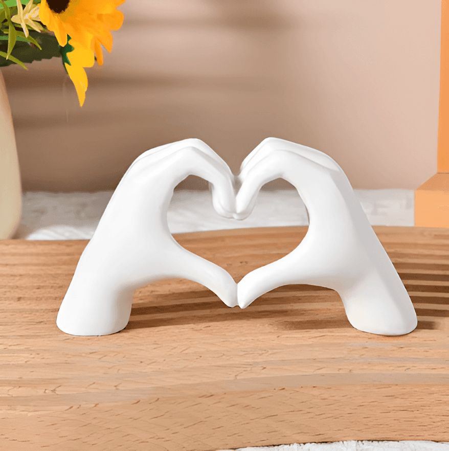 Handgemaakt hartdecoratiebeeldje, uniek liefdessymbool voor een sfeervol en tijdloos interieur.