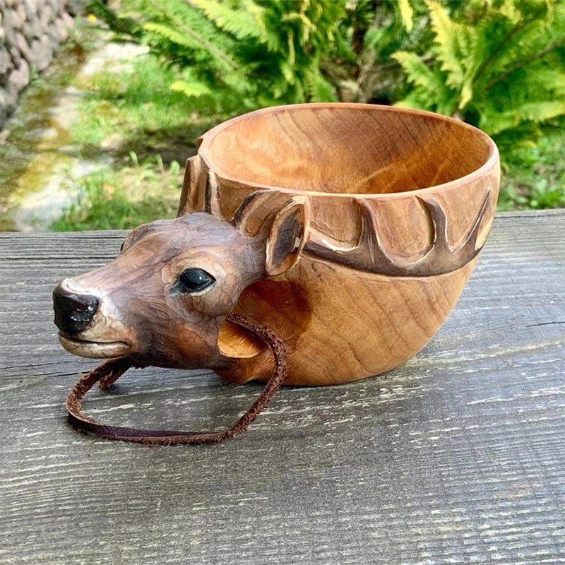 Veelzijdige houten mok met dieren, handgemaakt. Perfect voor warme dranken bij kamperen, outdoor of als geschenk.