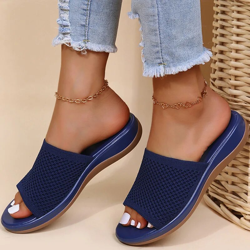Lichtblauwe Ronja Dameslippers Sandalen, stijlvol en ademend mesh-ontwerp, ideaal voor zomeroutfits.
