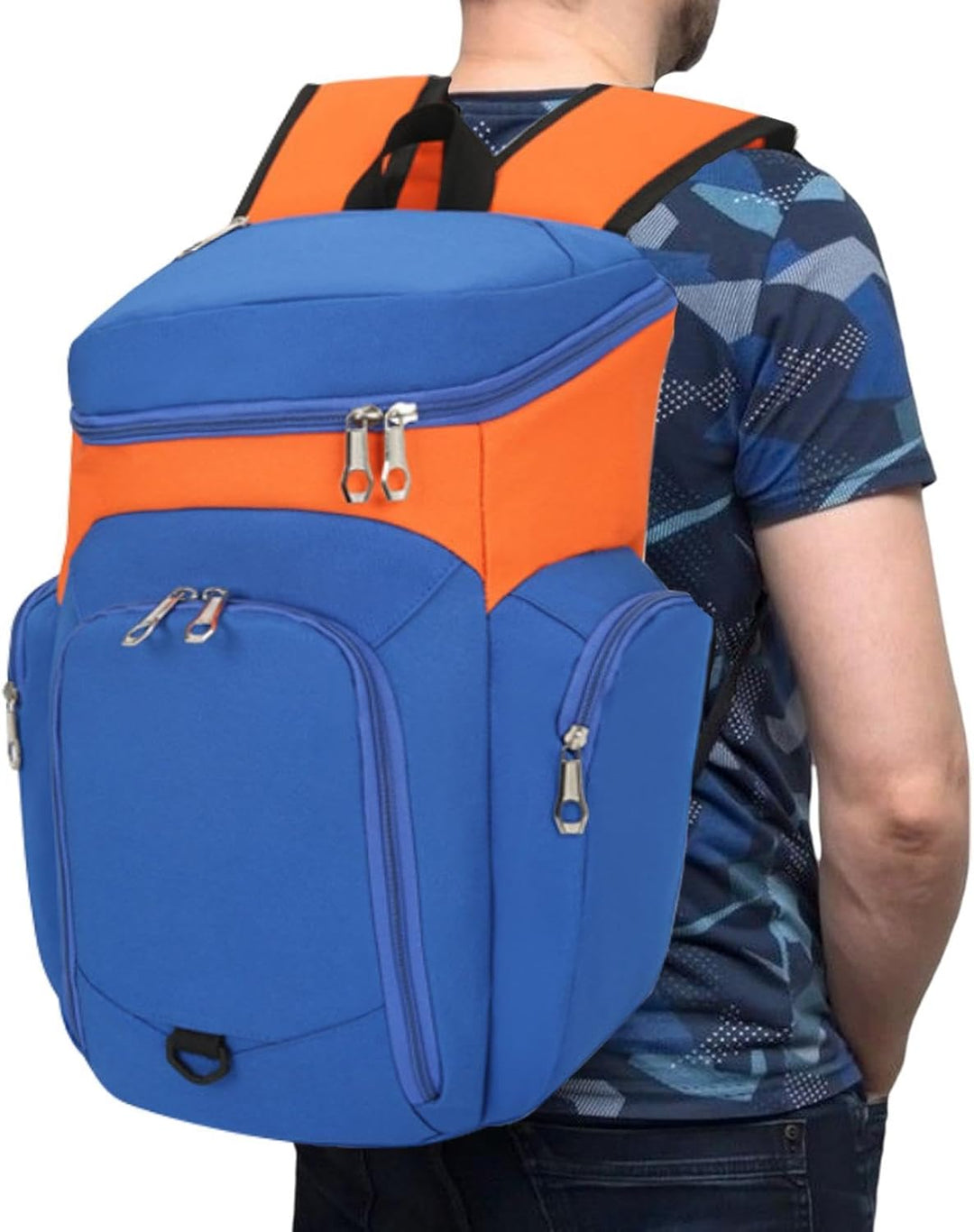 Draycor outdoor 30L heren sporttas. Waterdichte bodem beschermt spullen tijdens basketbal en andere activiteiten.