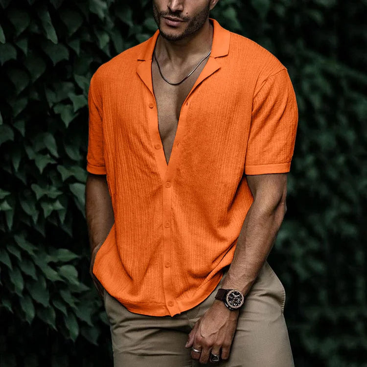 Zomers heren camp collar shirt met korte mouwen, ademend en lichtgewicht voor warme dagen. Casual stijl.