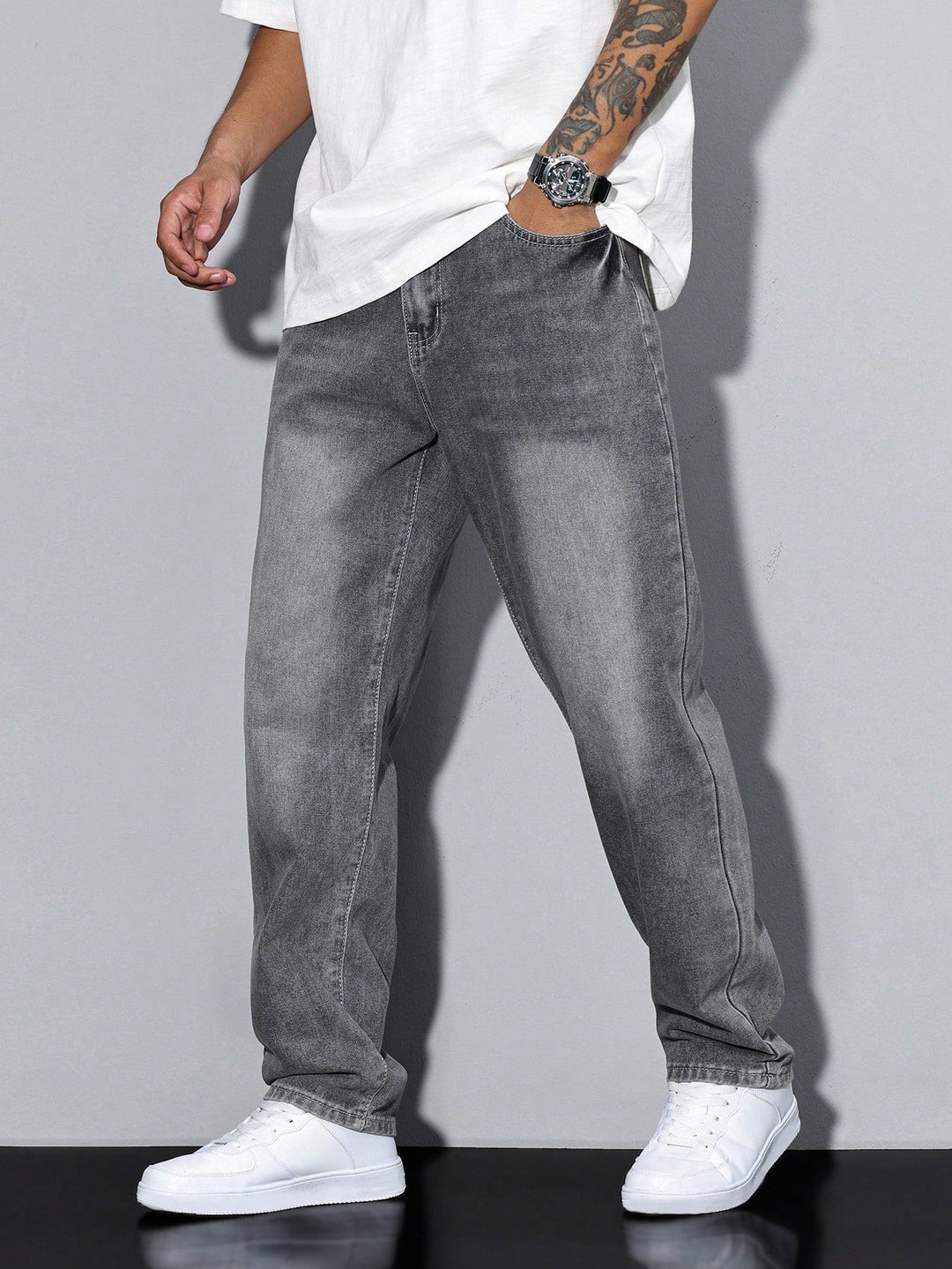 Heren casual jeans, effen blauw, met losse pasvorm en rechte pijpen voor optimaal comfort.