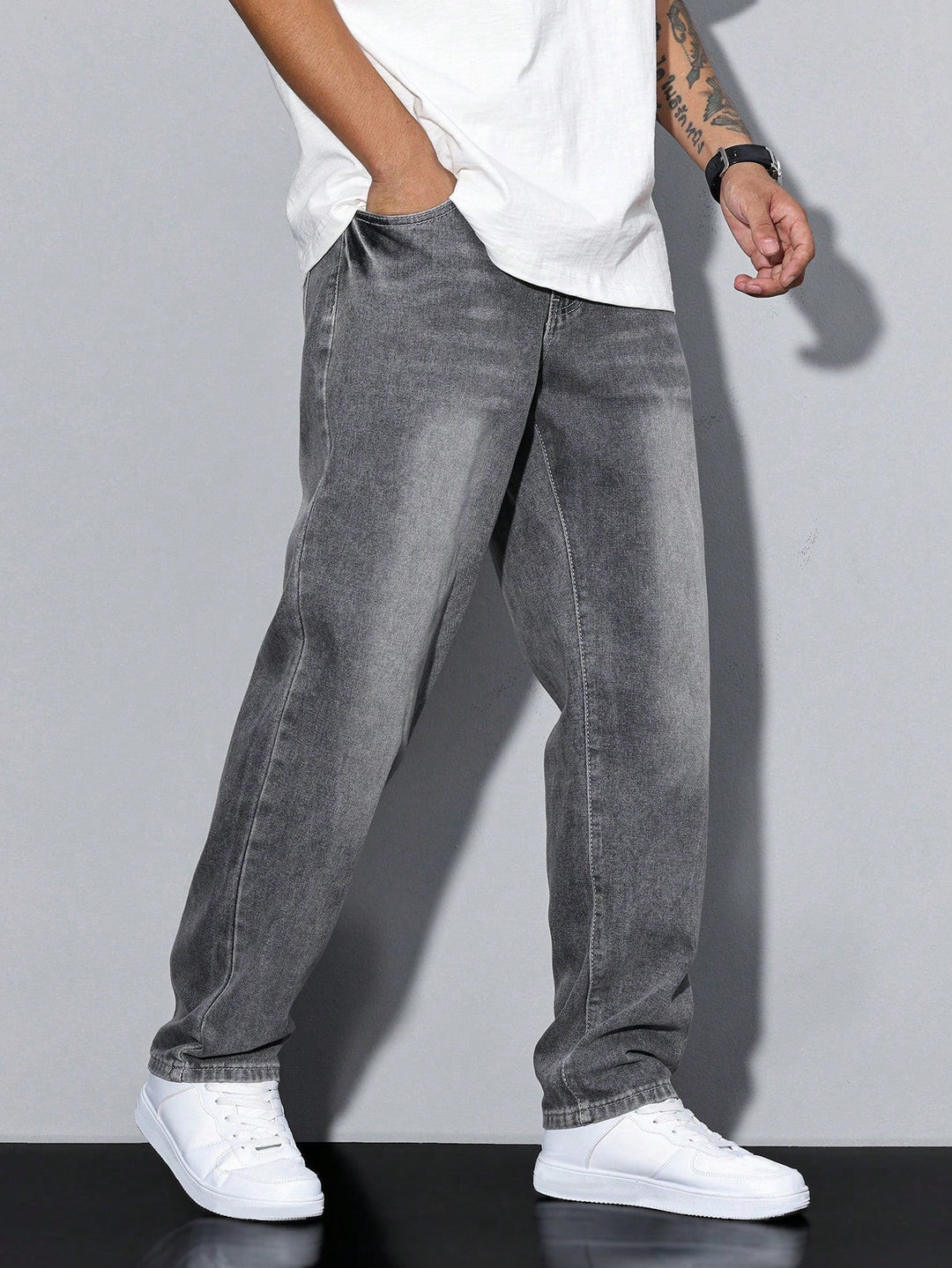 Grijze casual heren jeans, veelzijdig en comfortabel, perfect voor elk seizoen.