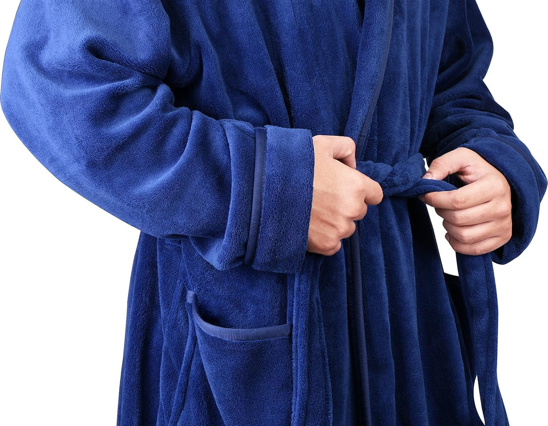 Blauwe heren fleece badjas met capuchon, perfect als loungewear.