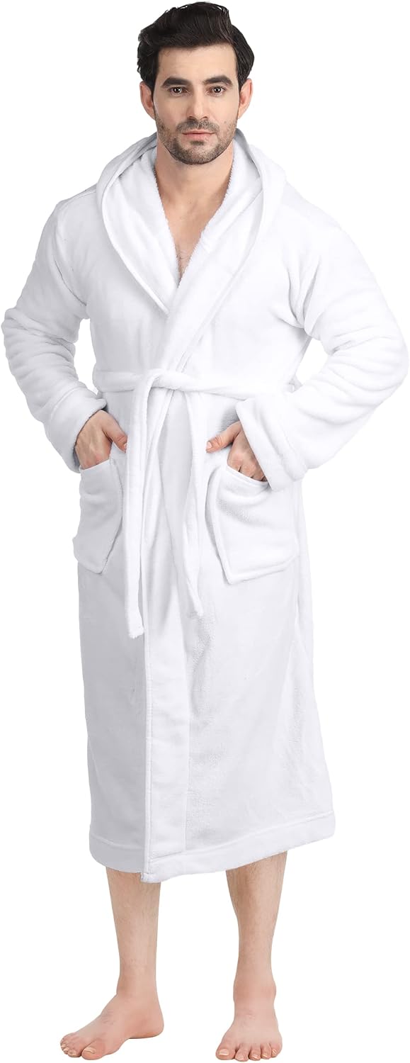 Heren badjas met capuchon, gemaakt van zacht fleece voor comfortabel thuis zijn.