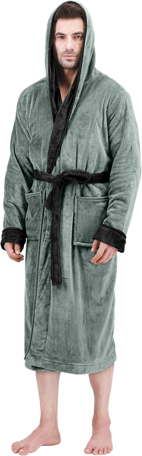 Zwarte heren badjas van fleece met capuchon, comfortabel en duurzaam.