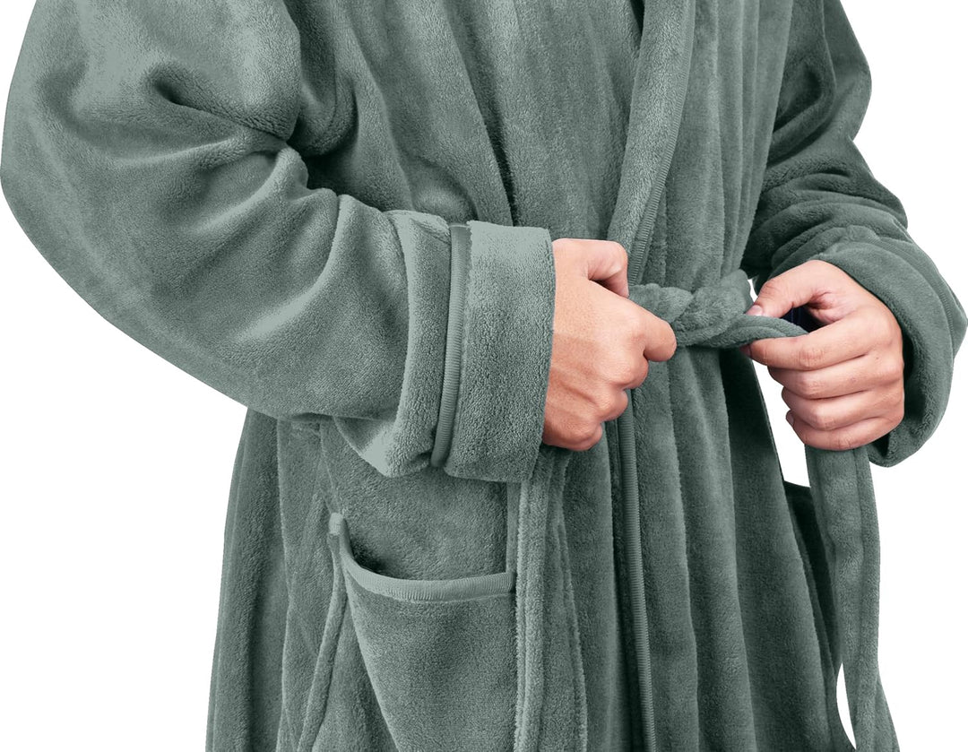 Heren fleece badjas met capuchon, ontworpen voor ultiem welzijn.