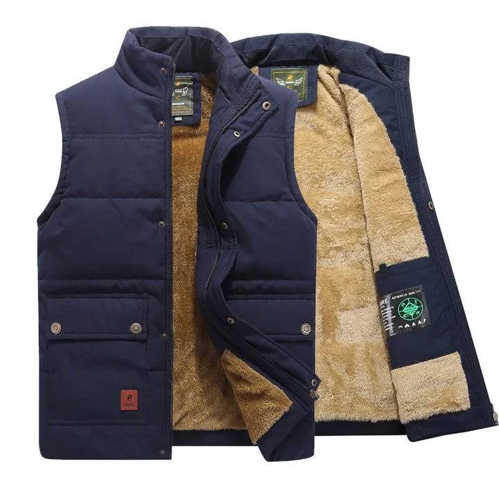 Heren gevoerde bodywarmer Noah, lichtgewicht en warm, perfect als tussenjas voor de herfst.