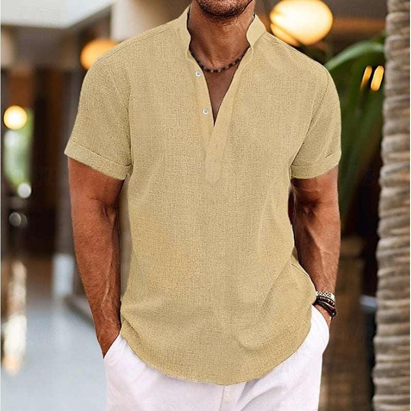 Zacht heren Henley shirt van ademende stof, korte mouw, met bandkraag. Perfect voor zomerse casual comfort.