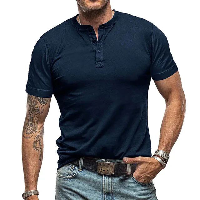 Heren Henley T-shirt, beschikbaar in meerdere zomerse kleuren, voor elke gelegenheid.