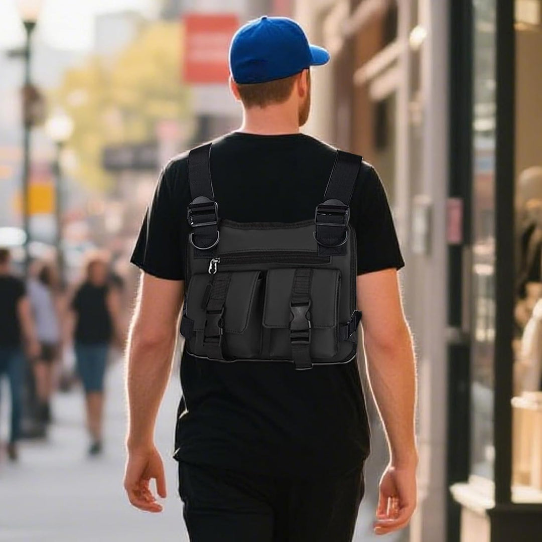 Zwart lichtgewicht hardloopvest, heren, multifunctioneel en comfortabel voor sport.