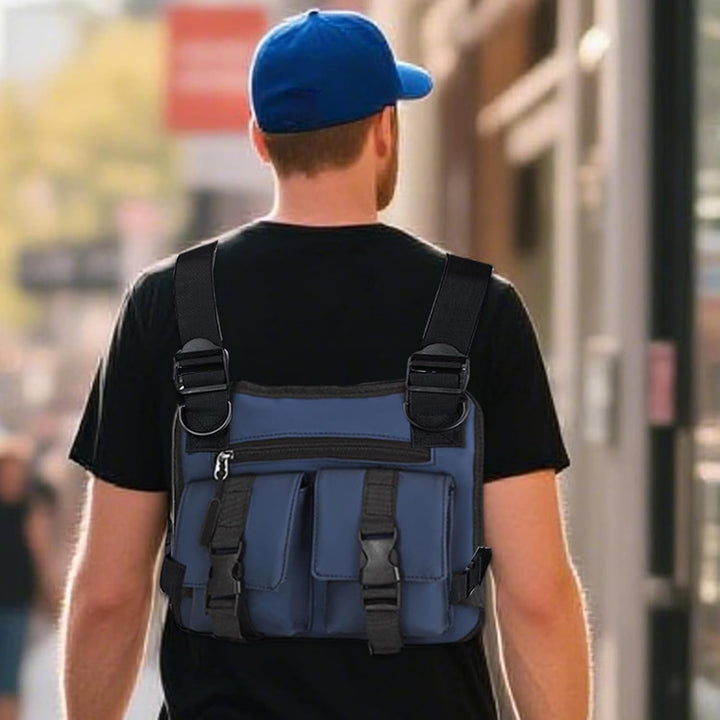 Blauw verstelbaar hardloopvest voor heren, perfect voor urban hardlopen en sport.