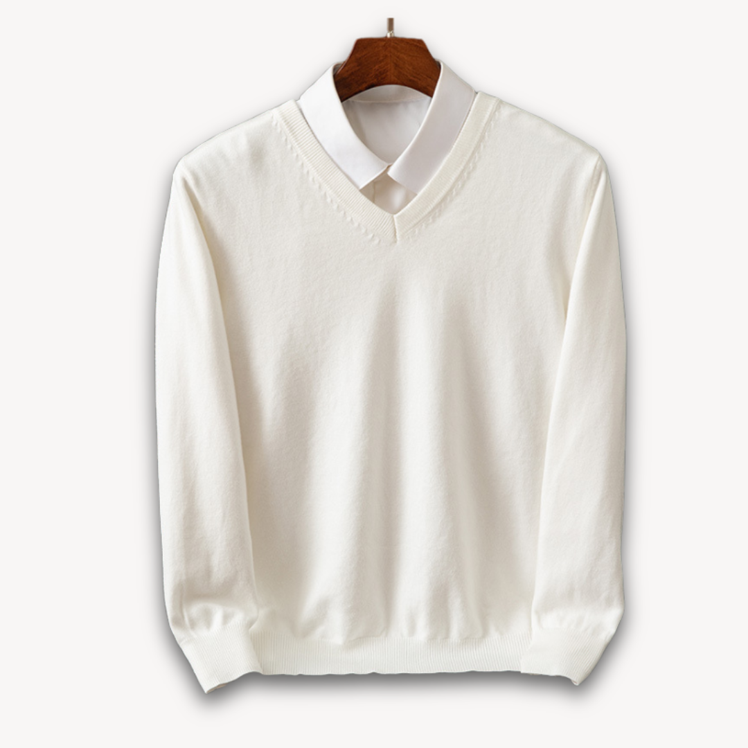 Premium heren kasjmier trui met subtiele V-hals, combineert warmte en stijl moeiteloos.