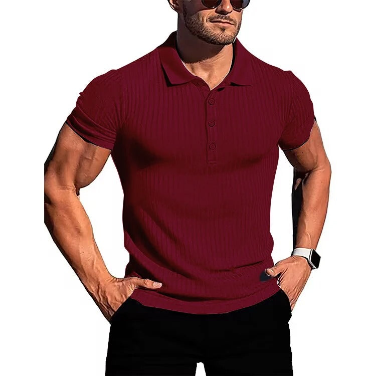 Comfortabel heren poloshirt met slim fit en korte mouwen, ademend materiaal en een nette knopsluiting.