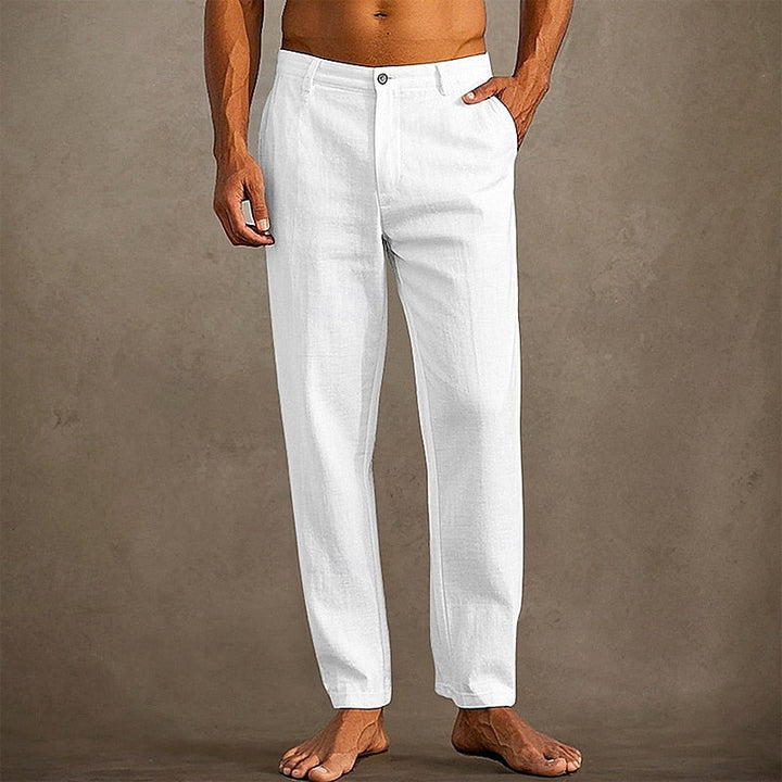 Heren relaxed fit chino broek in neutrale kleur voor casual comfort en stijl.