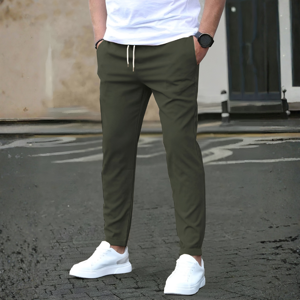 Veelzijdige heren trekkoordbroek, slim fit en comfortabel, perfect voor dagelijks gebruik in alle seizoenen.