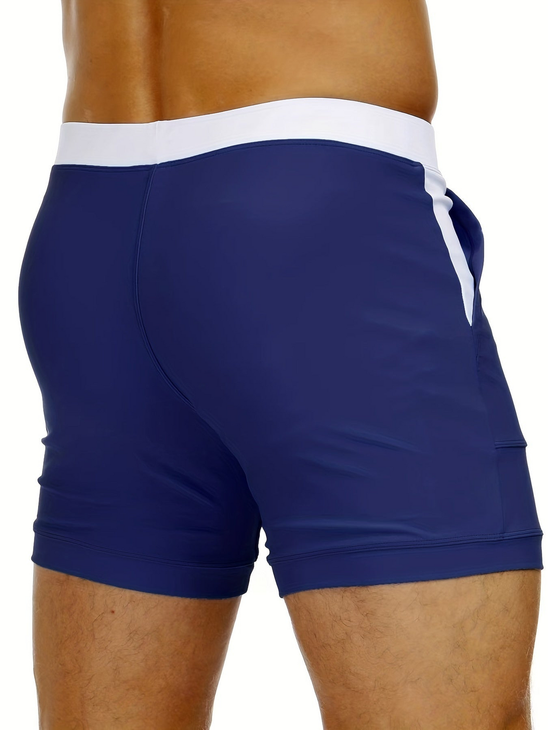Comfortabele heren zwemshort met ademend design. Sneldrogende stof, perfect voor een stijlvolle zomerdag aan het water.