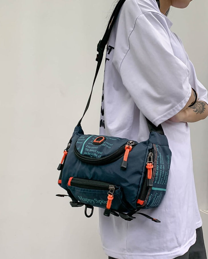 Praktische heren slingbag, ideaal voor wandelen en outdoor met waterdichte bescherming.