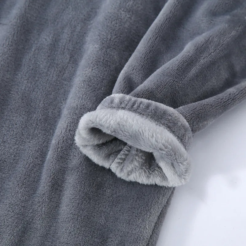 Heren nachtkleding set, warm en cosy voor ontspanning na een lange dag.