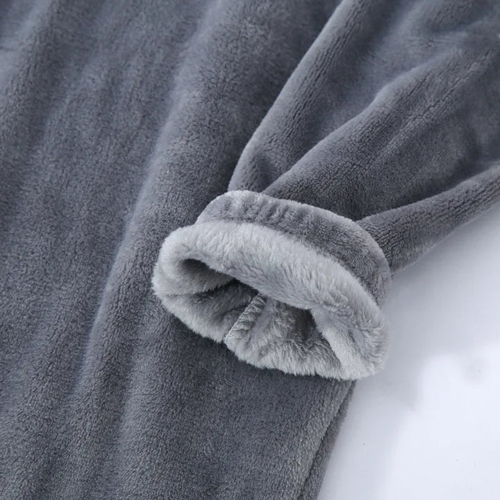 Heren nachtkleding set, warm en cosy voor ontspanning na een lange dag.