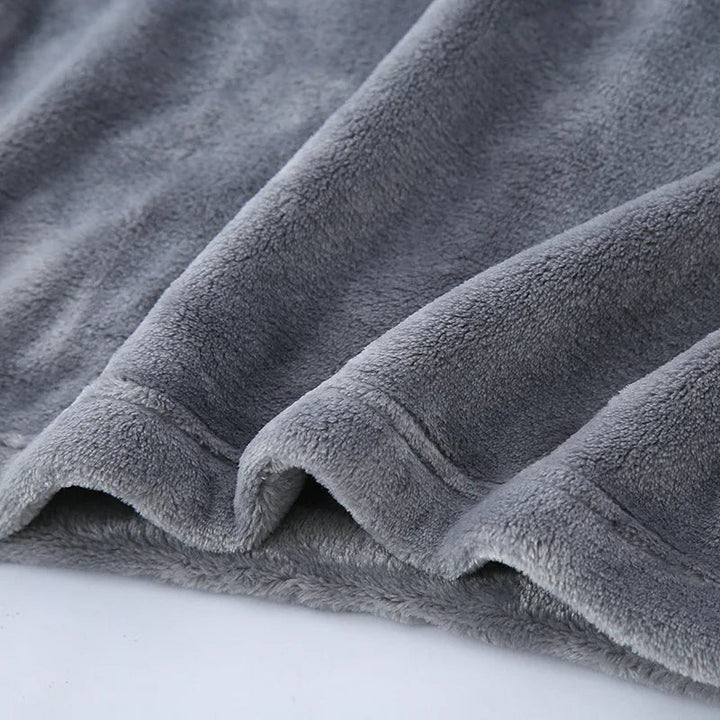 Zachte heren loungewear, stijlvolle en warme pyjama voor thuis.
