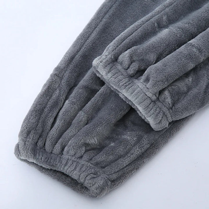 Comfortabele heren winterpyjama, ontworpen voor pure ontspanning.