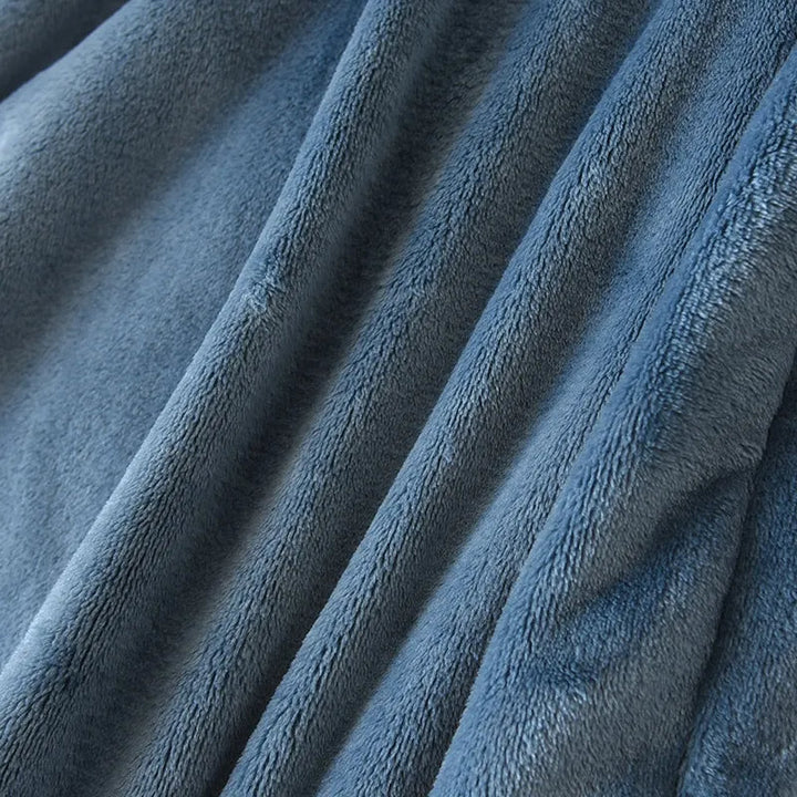 Comfortabele en warme heren pyjama, perfect voor ontspanning en slapen.