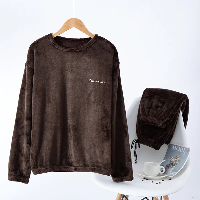 Mannen winter pyjama, perfect voor ontspanning thuis en comfortabel slapen.