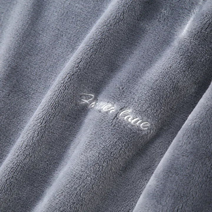 Warme heren pyjama set, essentiële nachtkleding voor de wintermaanden.