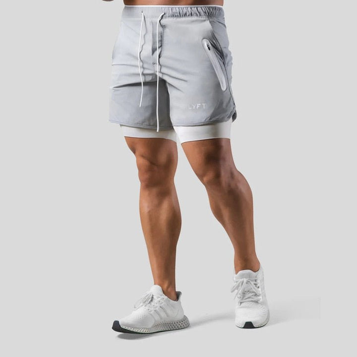 Man draagt heren sportshorts in Zwart voor training