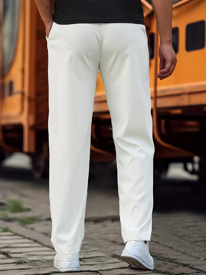 Heren casual broek met jogger design in donkerblauw, stijlvolle snit, comfortabele pasvorm, katoenmix, praktische zakken