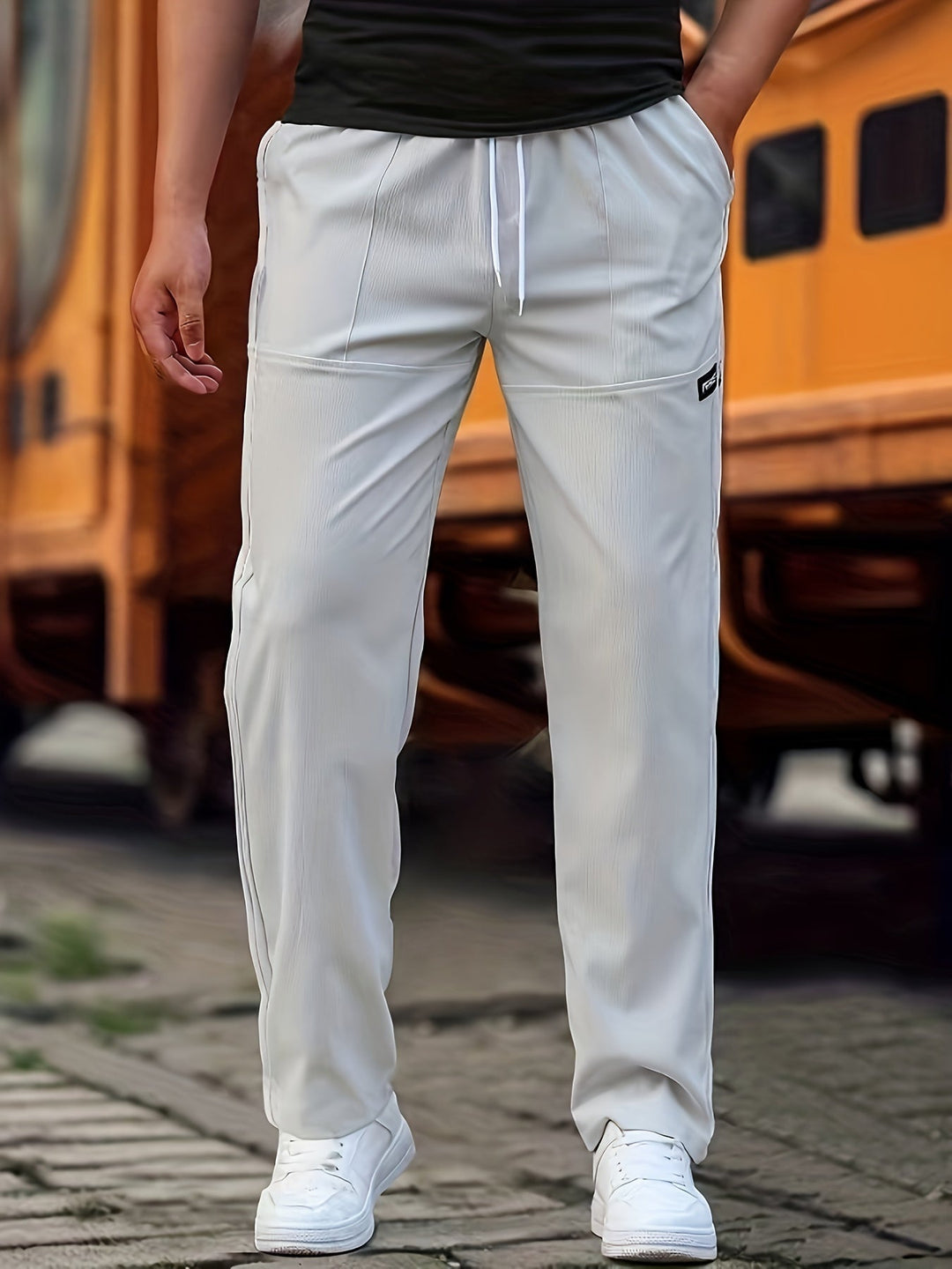 Heren casual broek met jogger design in donkerblauw, stijlvolle snit, comfortabele pasvorm, katoenmix, praktische zakken