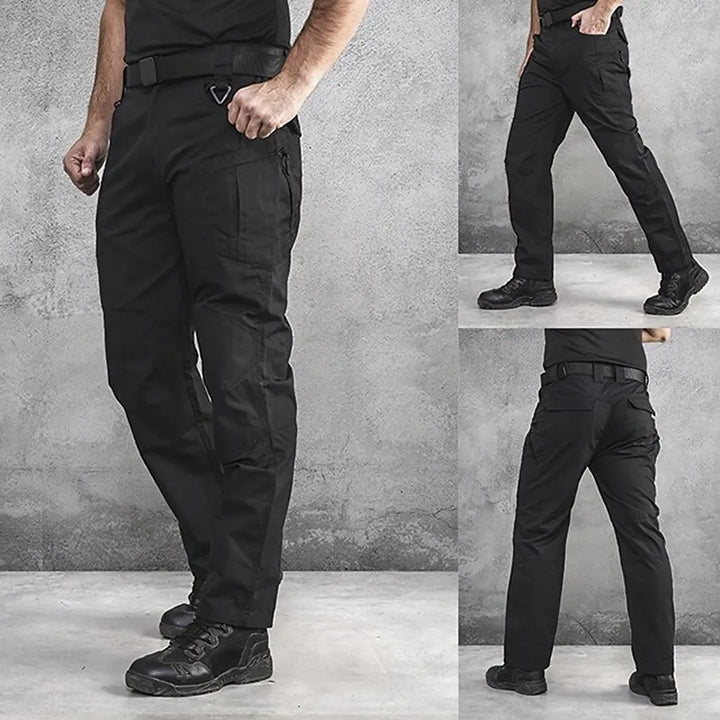 Stijlvolle Heidi-Mode cargo broek met tactische details en meerdere zakken.