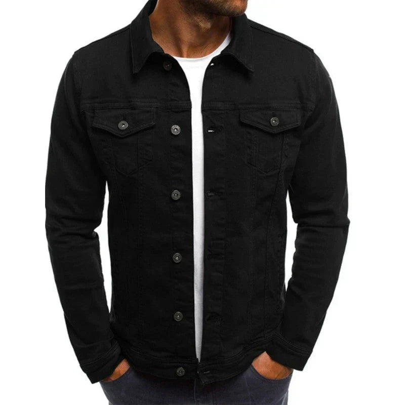 Heren denim jack, robuust en veelzijdig, met zakken en een stijlvol silhouet, perfect voor elke gelegenheid.