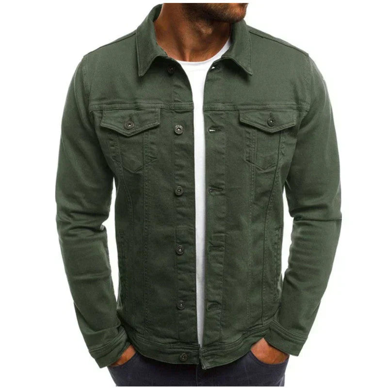 Heren denim jack, robuust en veelzijdig, met zakken en een stijlvol silhouet, perfect voor elke gelegenheid.