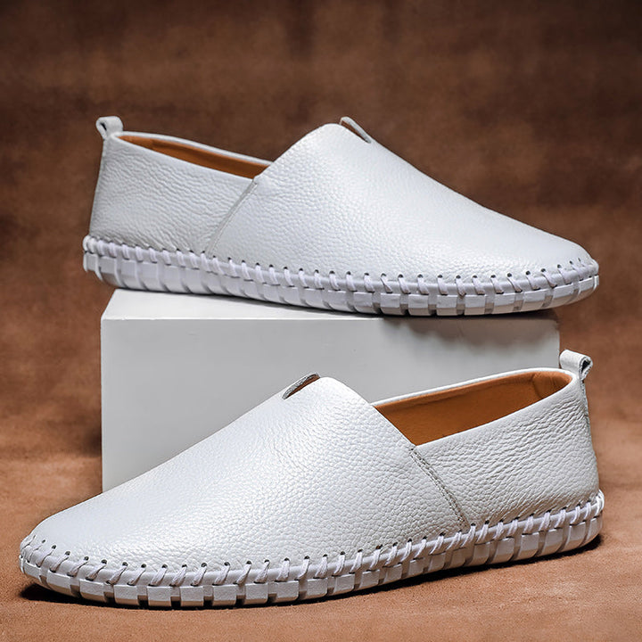 Herenleren schoenen, minimalistisch, comfortabel; klassieke kleuren blauw, bruin, zwart, wit; stijlvolle elegantie