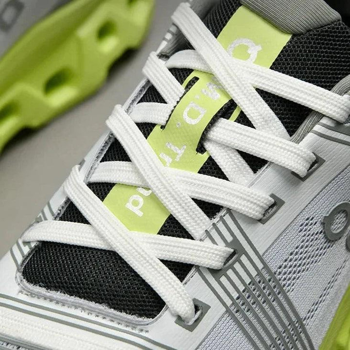 Heren sneakers, ademende en lichtgewicht vrijetijdsschoenen in street style, perfect voor stadswandelingen, detailaanzicht.