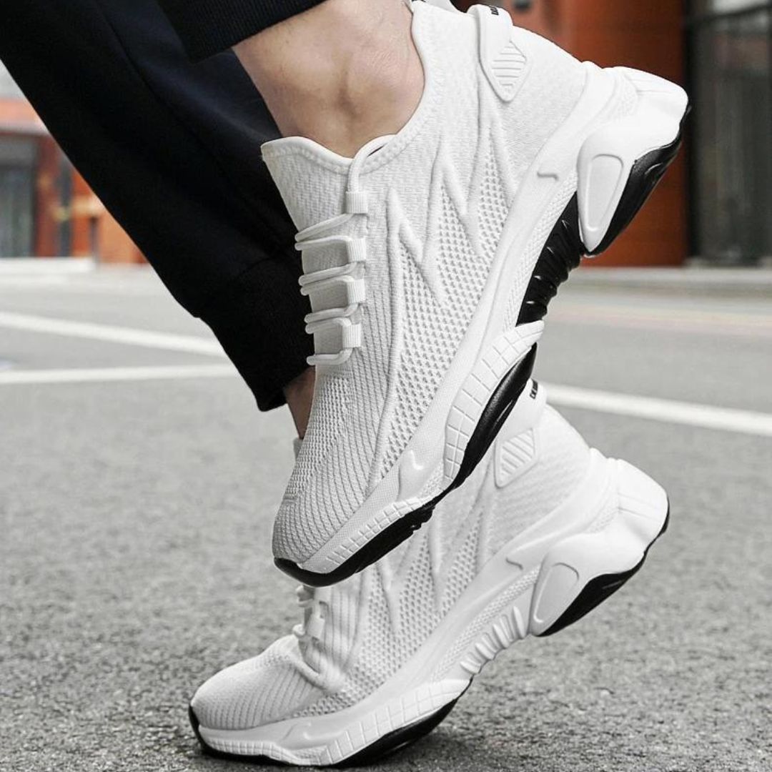 Heren sportschoenen, ademend en lichtgewicht, met verhoogde hak, moderne look, voor sport en vrije tijd, grijze variant.