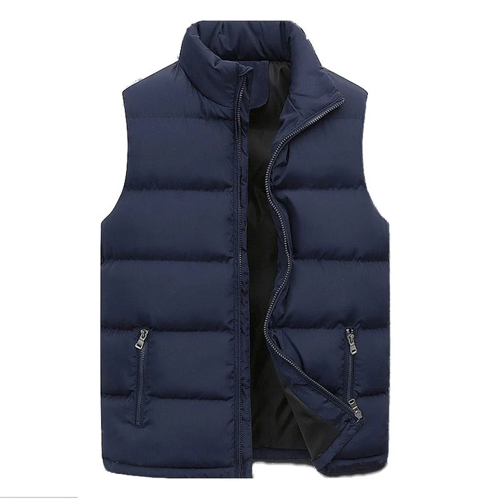 Heren Gewatteerd Vest in Donkerblauw, licht en veelzijdig, vooraanzicht toont elegant ontwerp voor comfort en stijl.