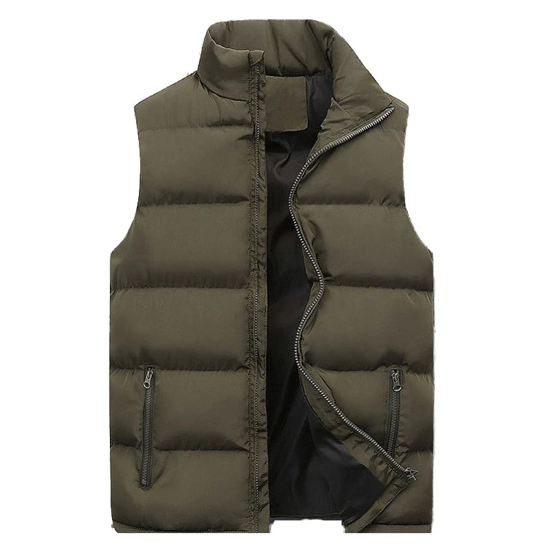 Heren Gewatteerd Vest in Donkerblauw, licht en veelzijdig, vooraanzicht toont elegant ontwerp voor comfort en stijl.